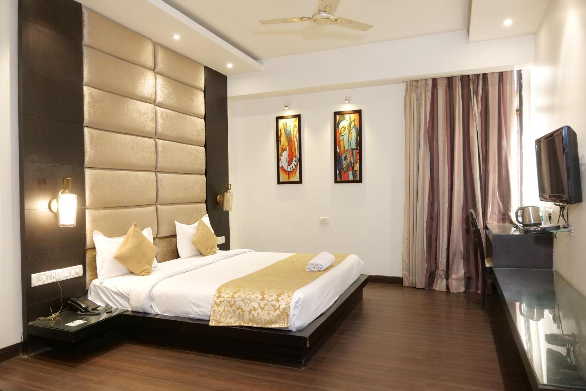 Hotel Anand Castle Kashipur Extérieur photo