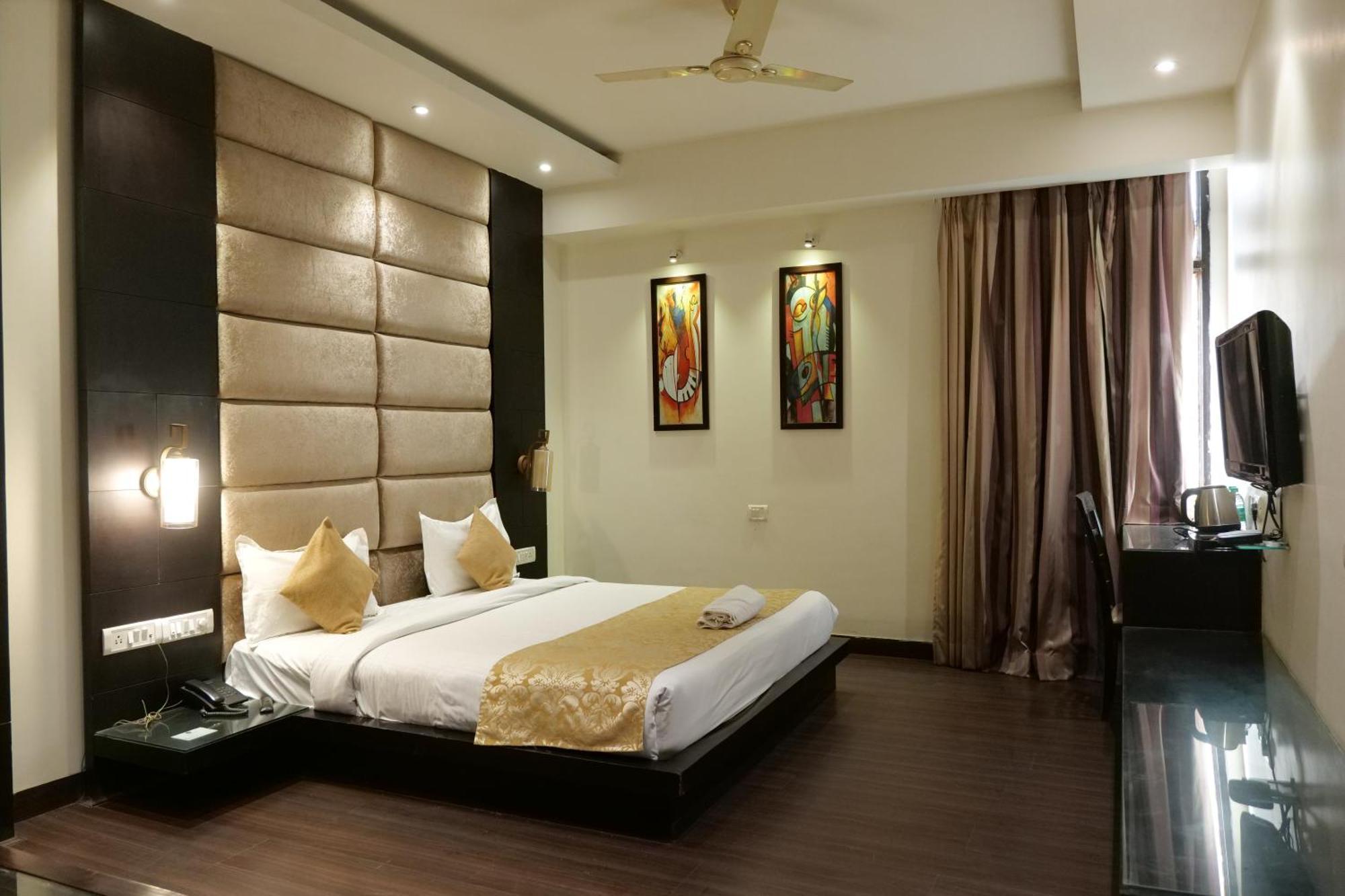 Hotel Anand Castle Kashipur Extérieur photo